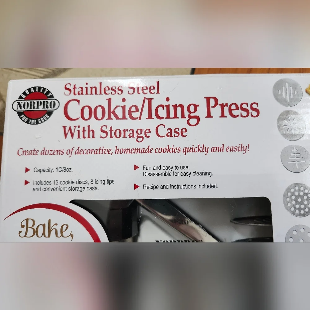 Norpro Stainless Steel Cookie/Icing Press with Storage Case New